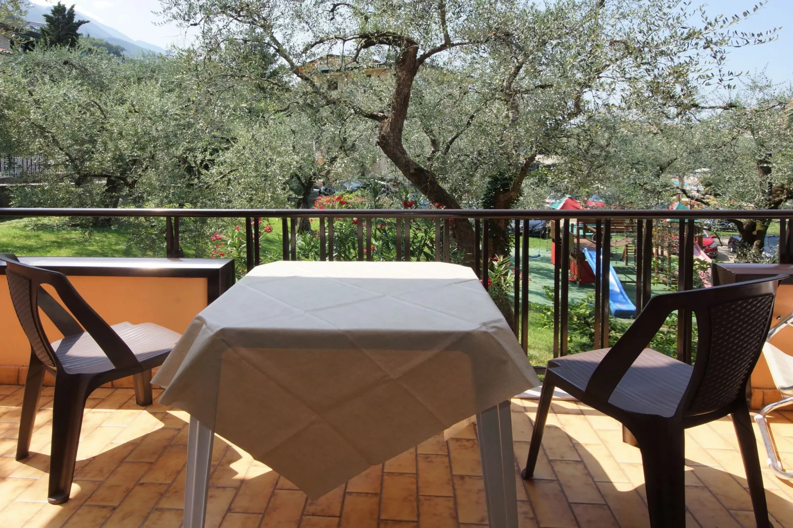 Residence al Parco, Malcesine-ST 1, bei Belegung mit 1-2 Personen-Terrassenbalkon