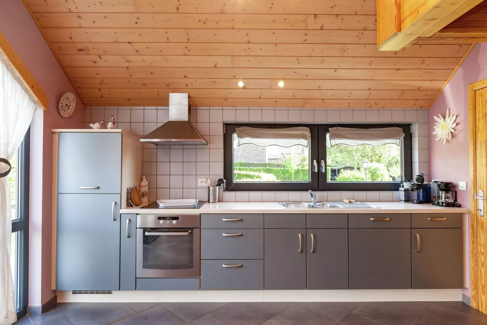 Macray La Colline aux Framboises-Kitchen