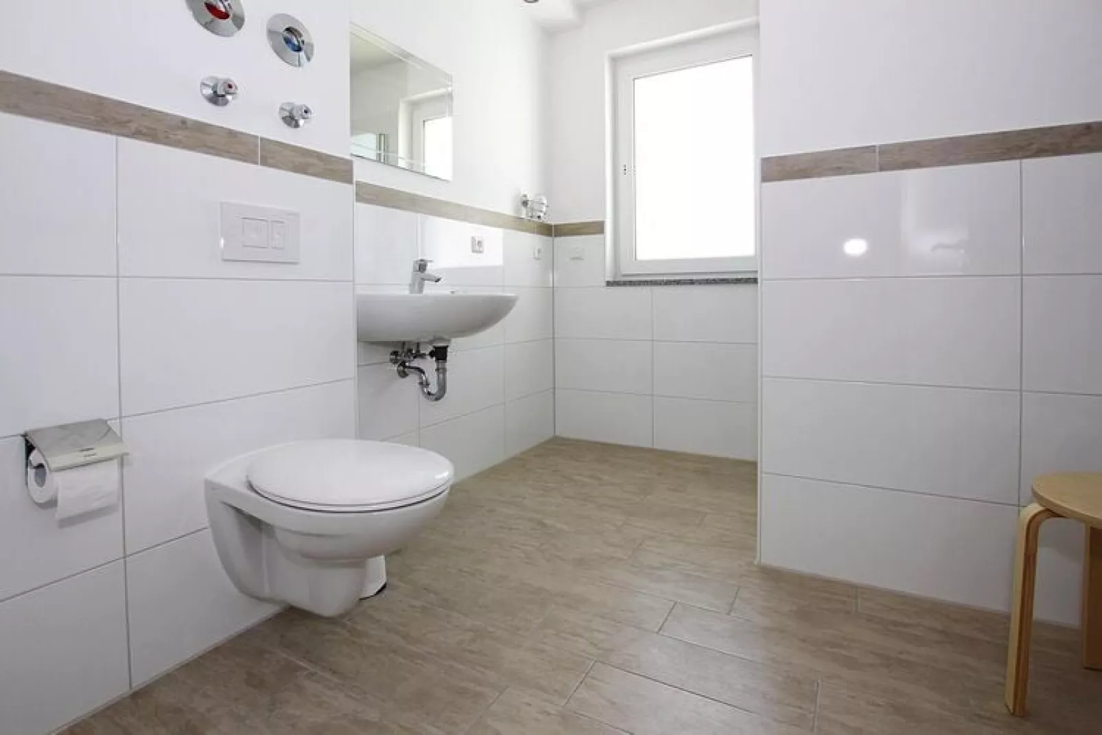 Apartment Hafenflair / Haus 1 OG-Wohnung 3 1-3 Personen-Bathroom