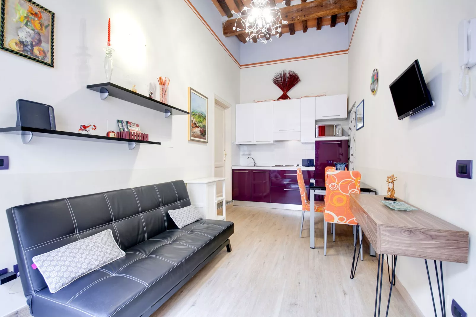 Aida-Living room
