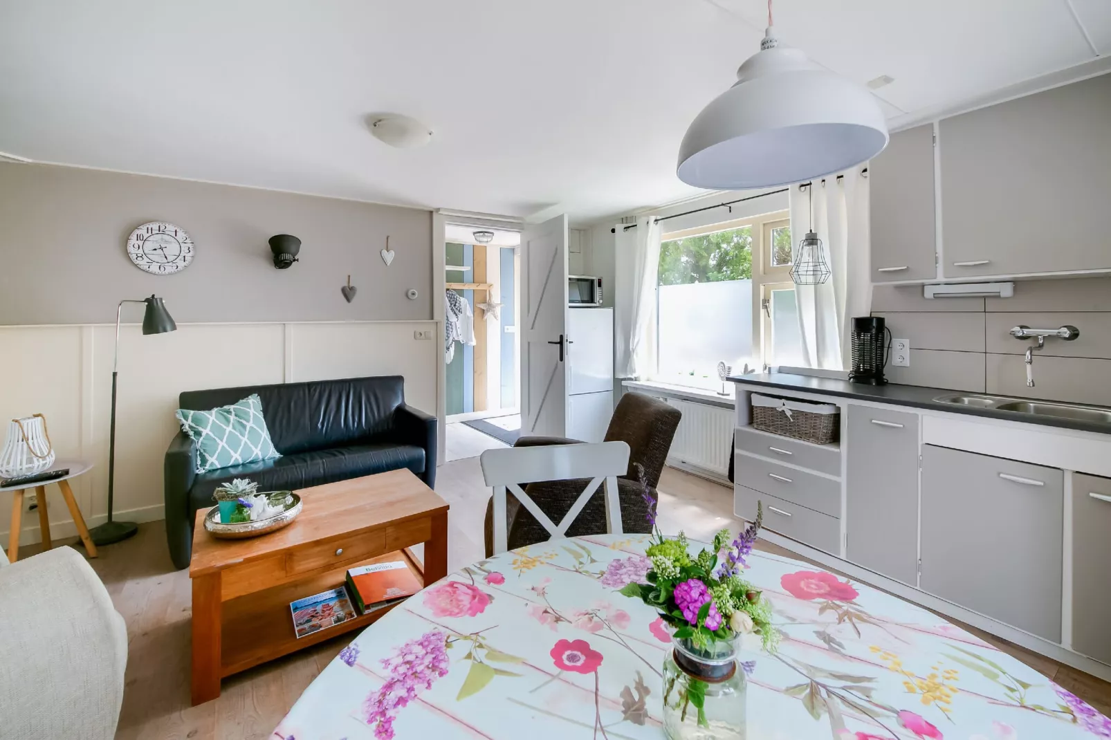 Storm Bries-Living room