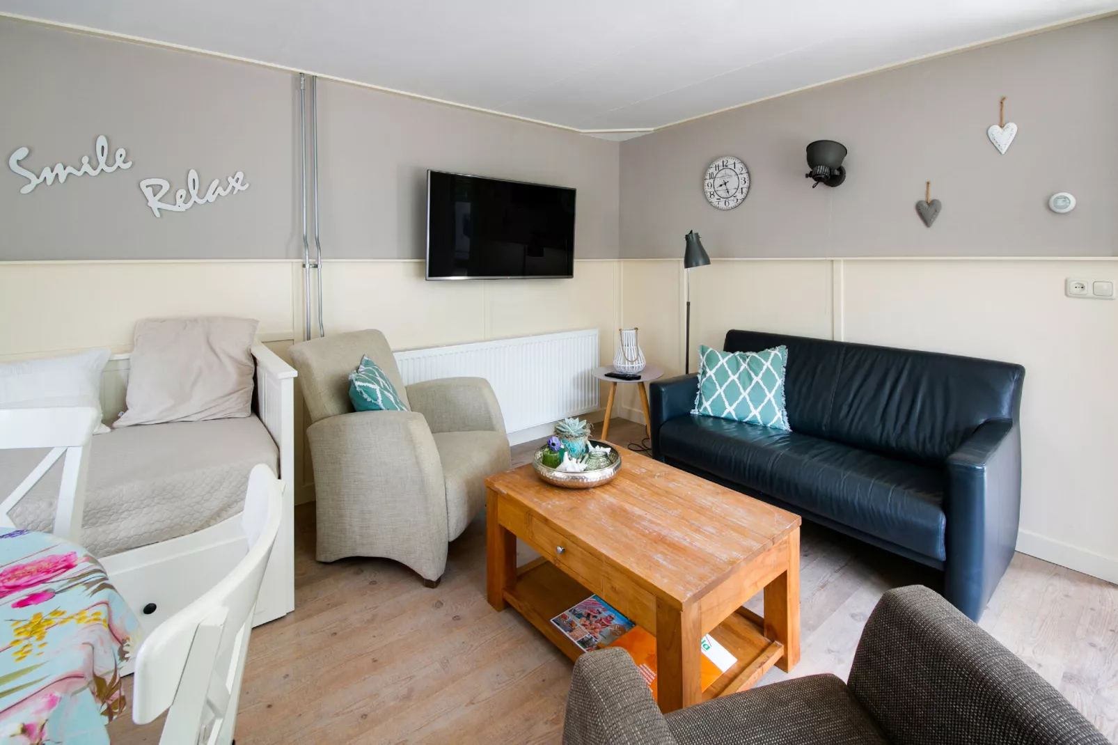 Storm Bries-Living room
