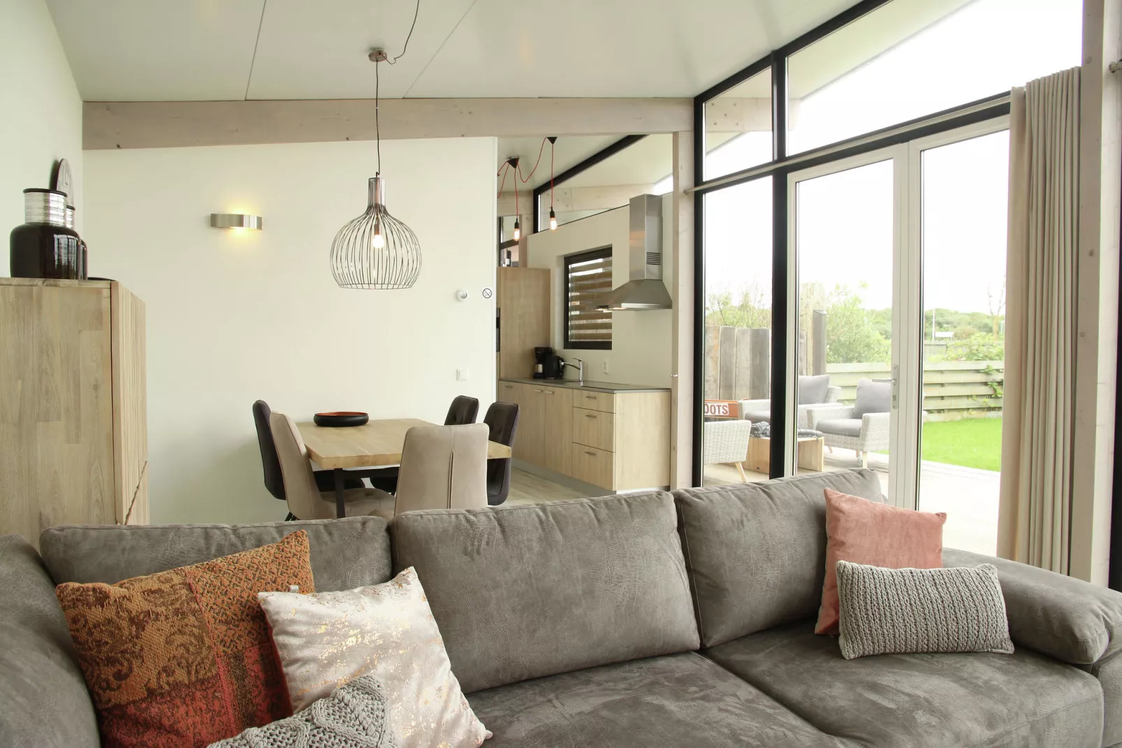 Luxe Lodge aan de Duinen-Living room