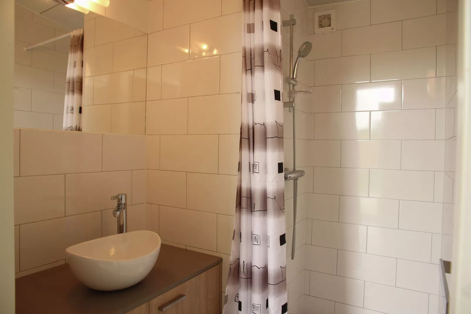 Luxe Lodge aan de Duinen-Bathroom