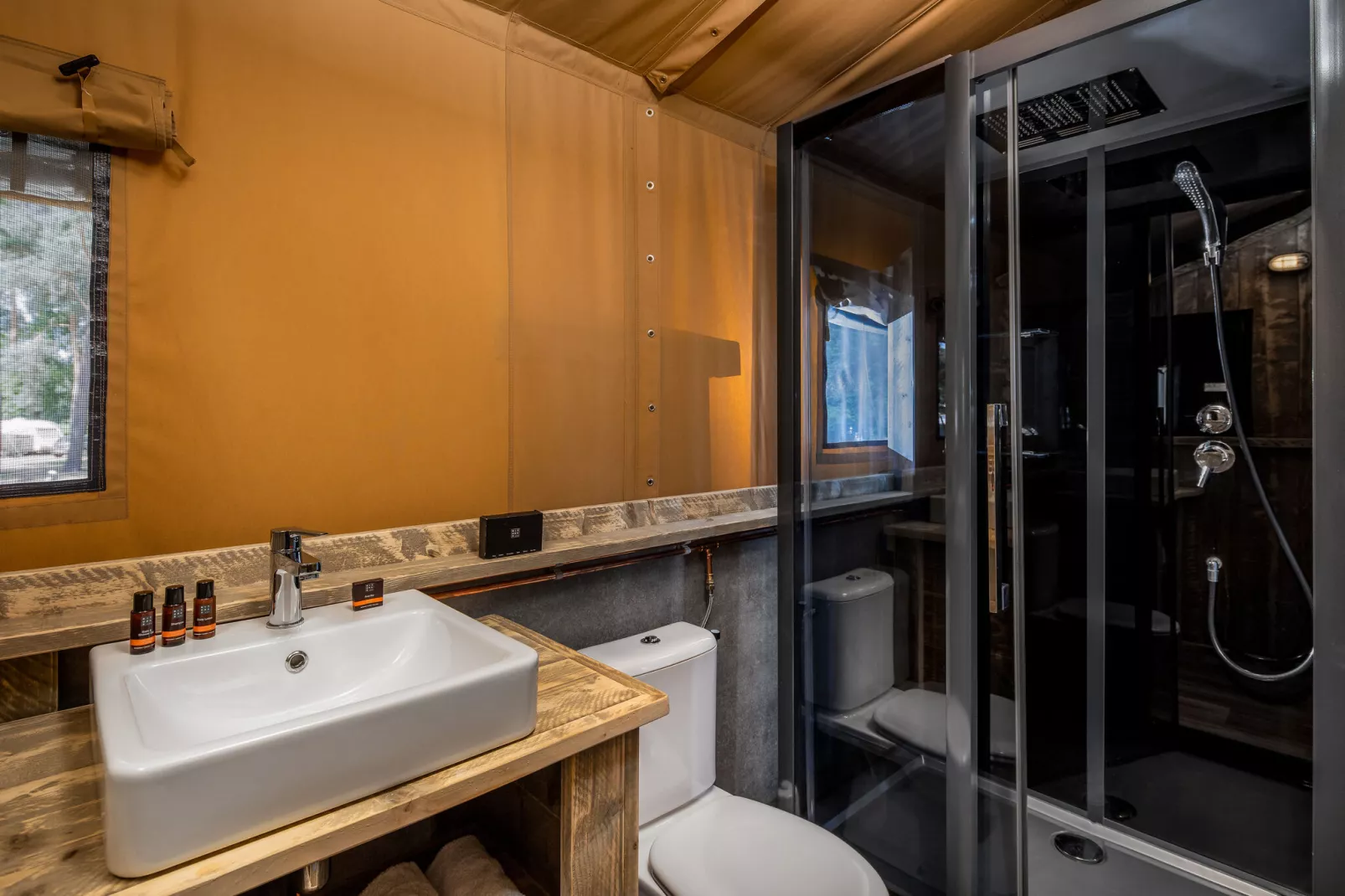 Bospark 't Wolfsven 12-Bathroom