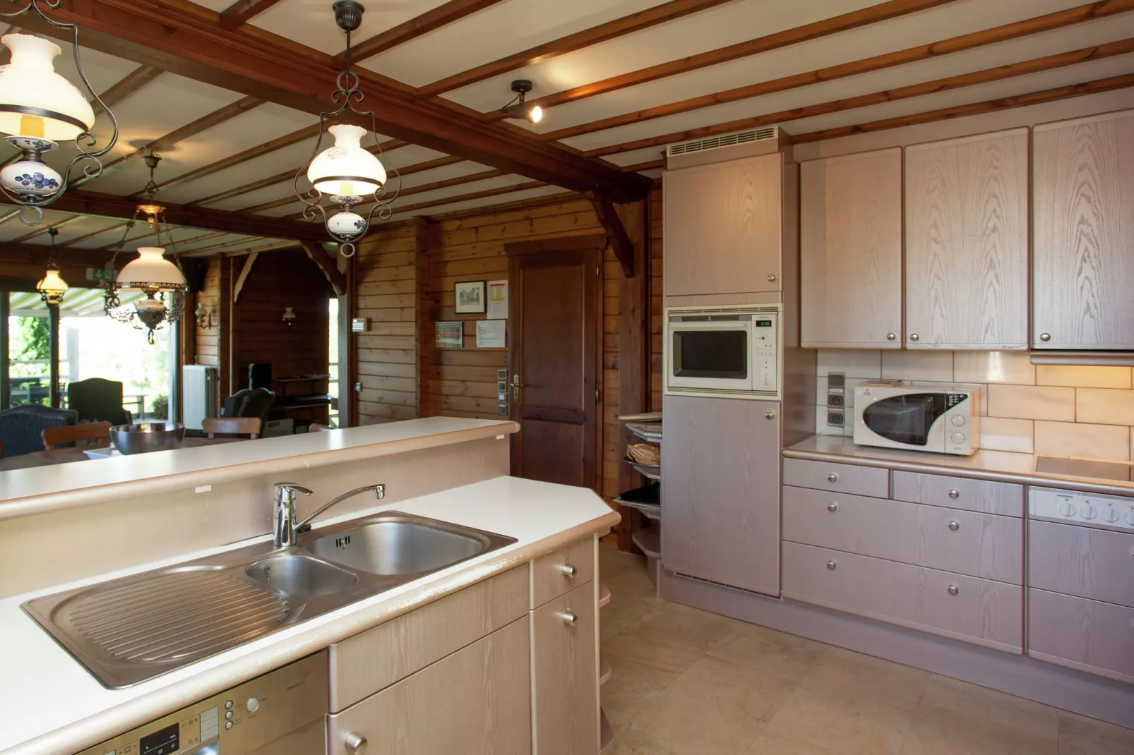 La Belle Reine-Kitchen