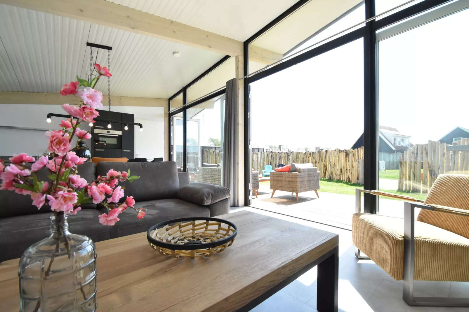Quality Lodge aan de Duinen-Living room