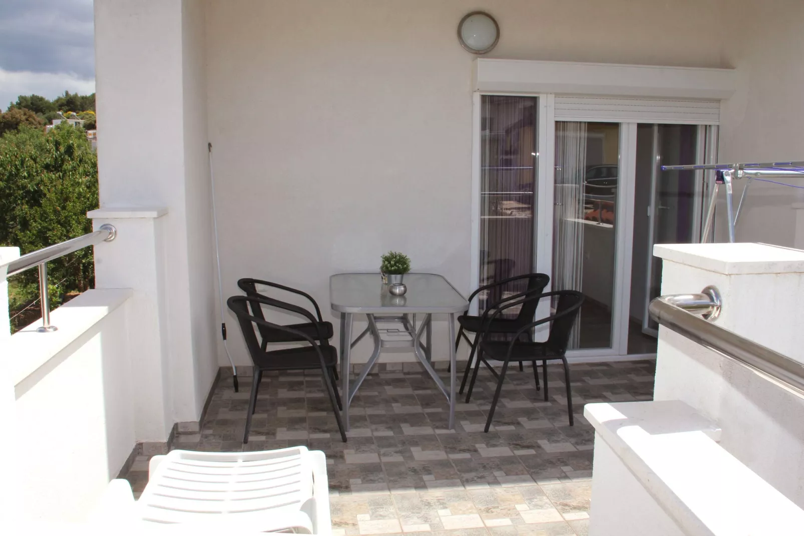 Mateo-Terrace balcony