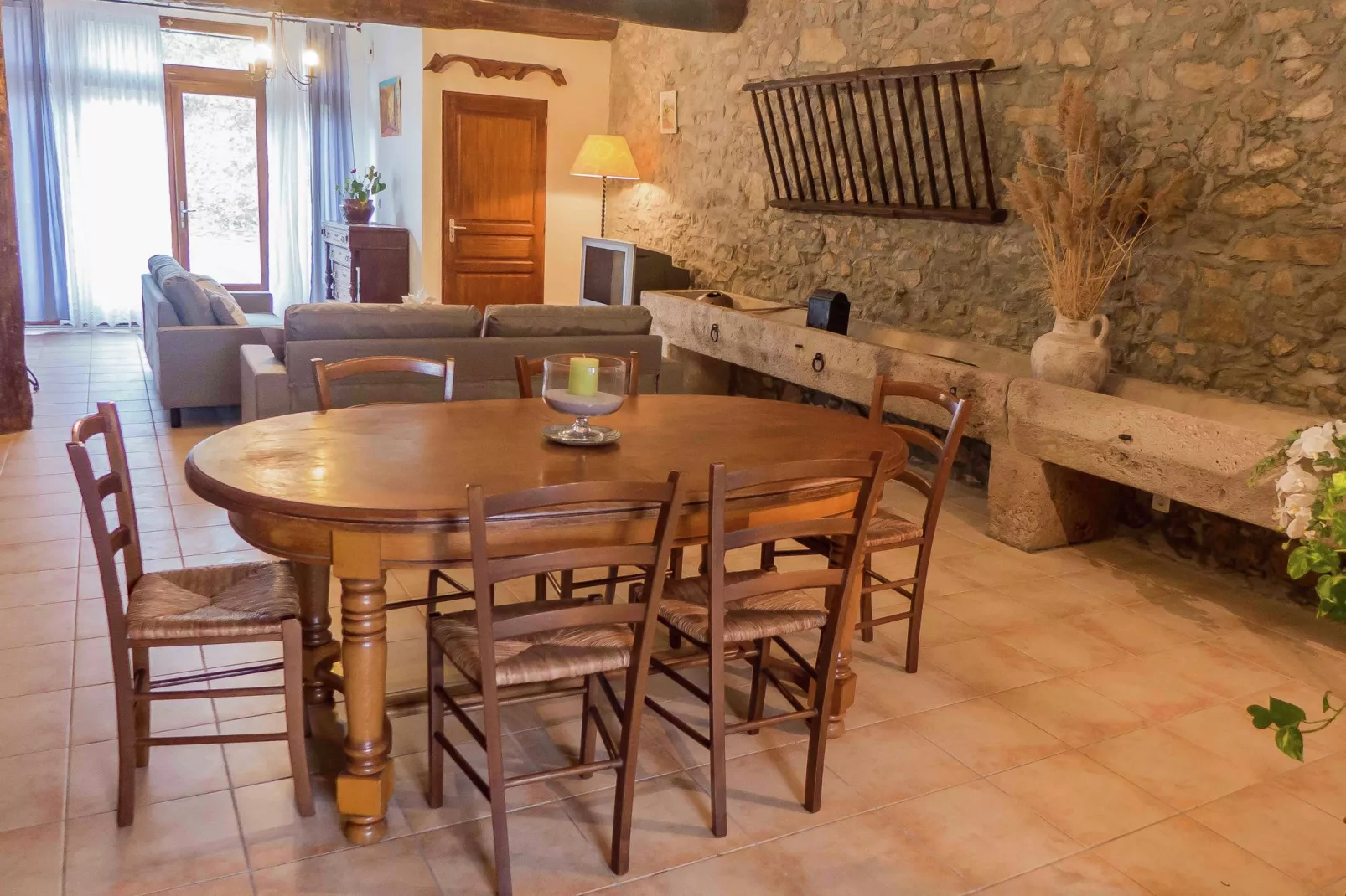 Affele - MONTBRUN-DES-CORBIÈRES-Dining room