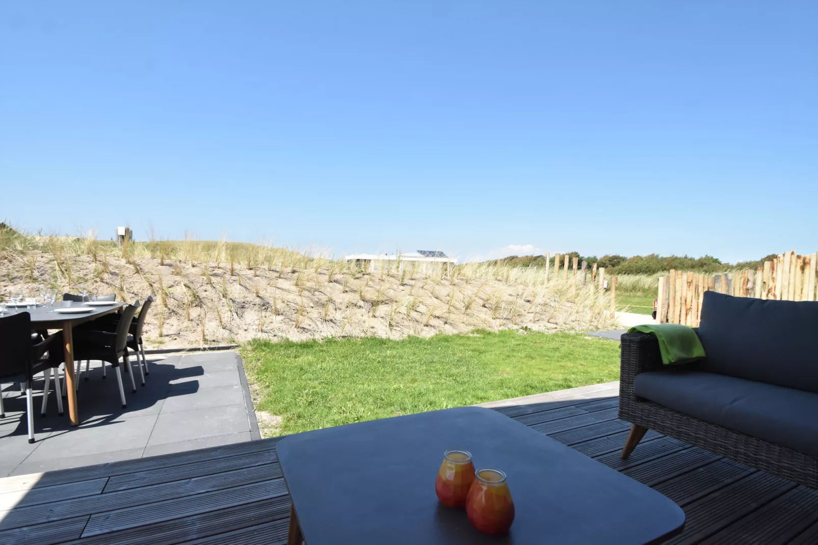 Familie Lodge aan de Duinen-View summer