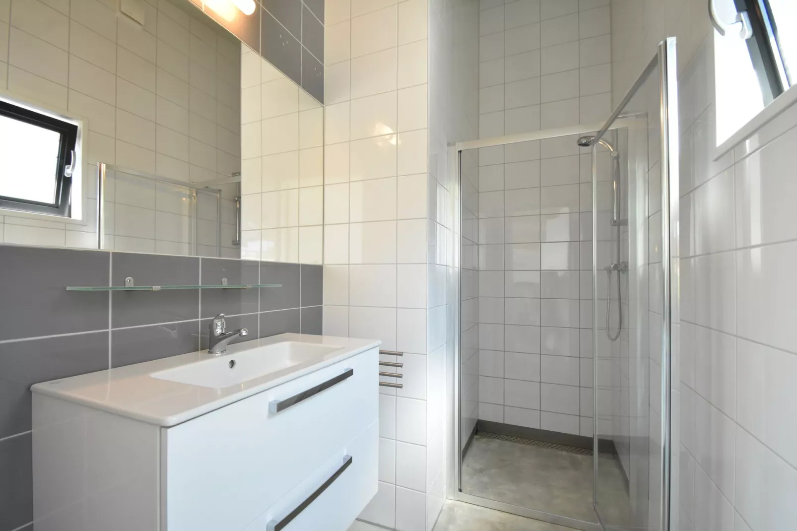 Familie Lodge aan de Duinen-Bathroom