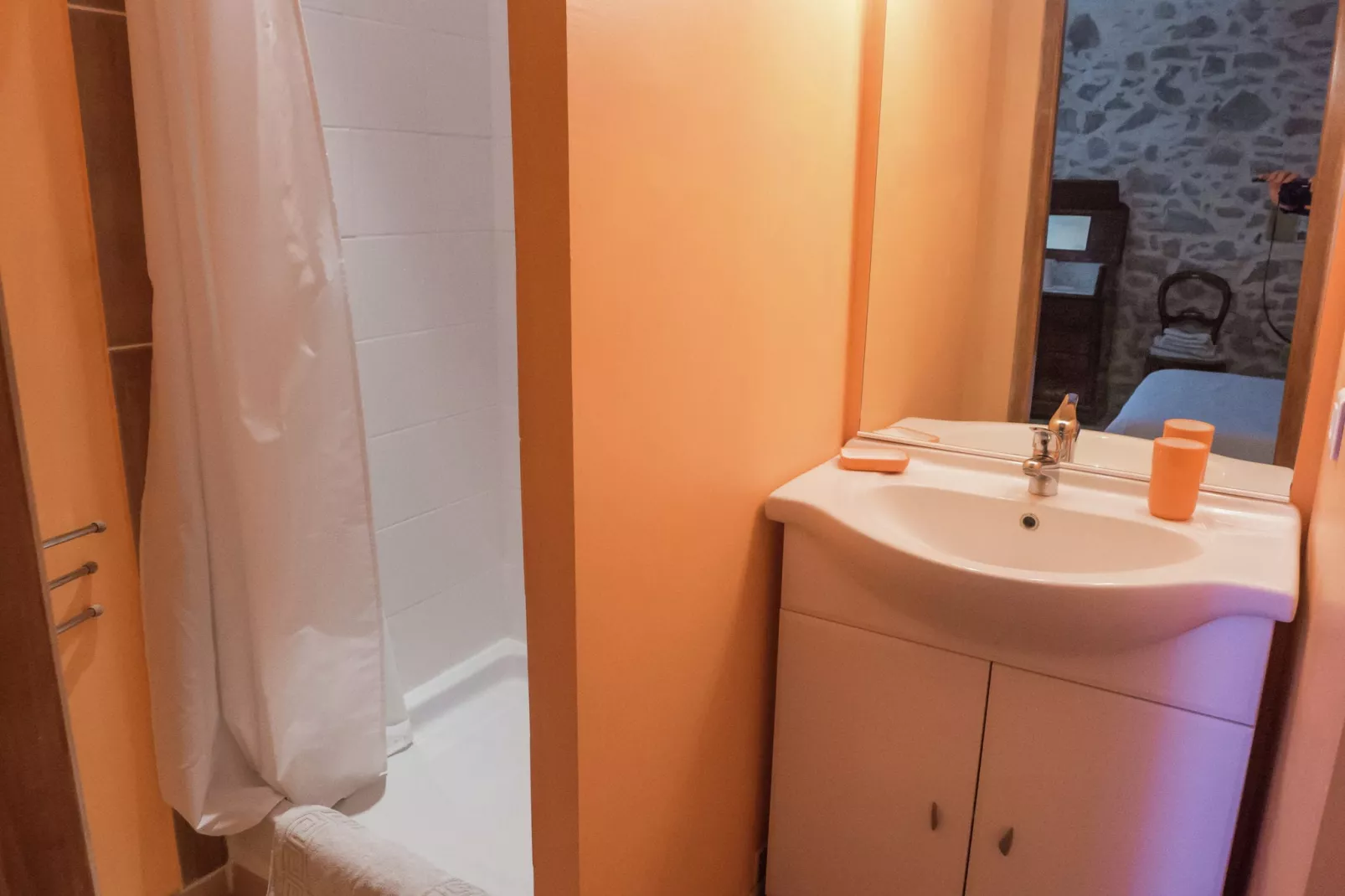 Affele - MONTBRUN-DES-CORBIÈRES-Bathroom