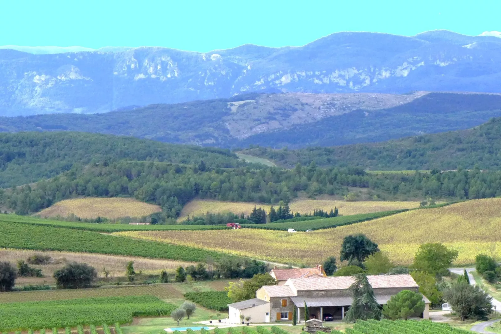 Conilhac-de-la-Montagne-Exterior summer