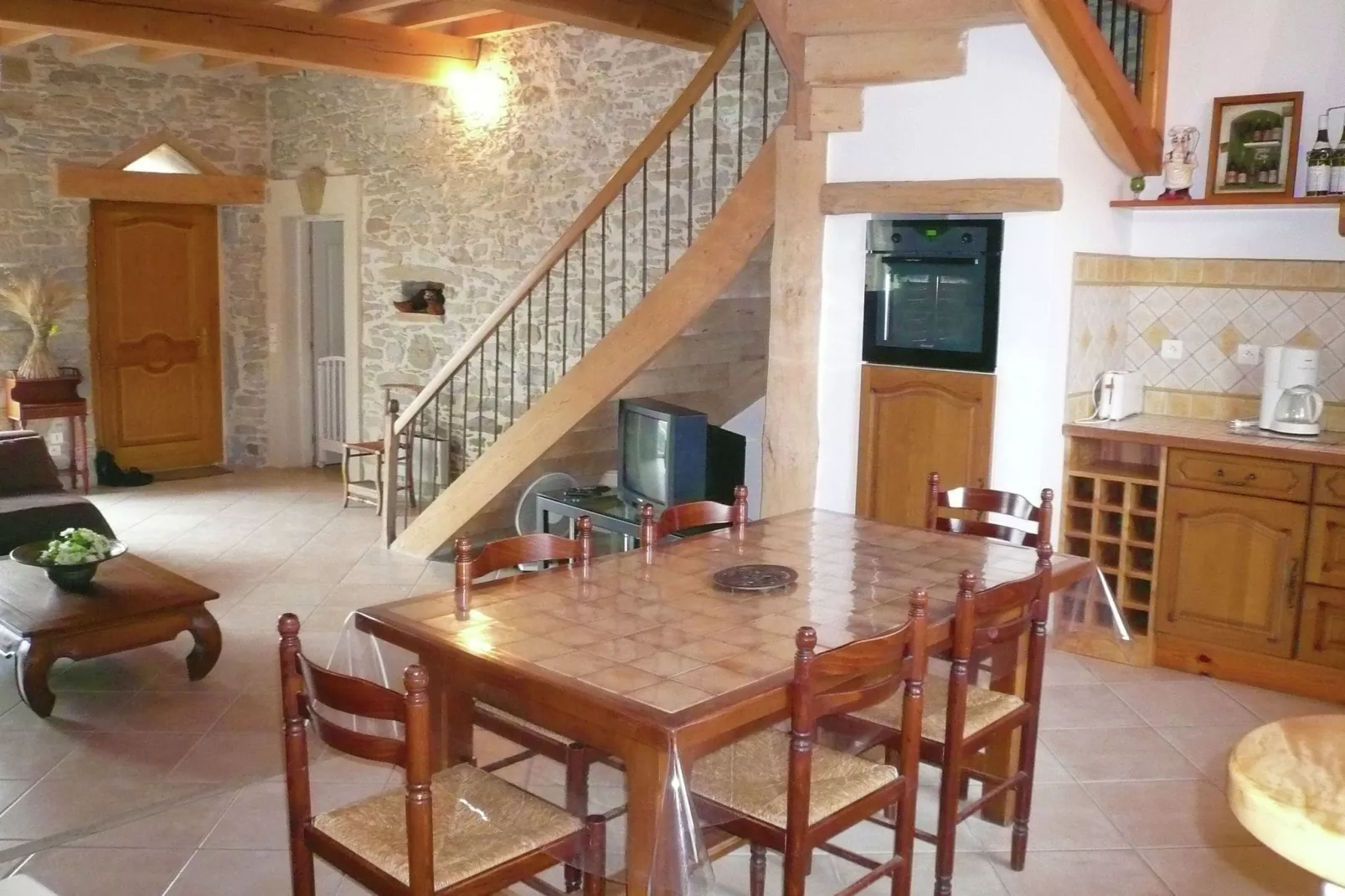 Conilhac-de-la-Montagne-Dining room