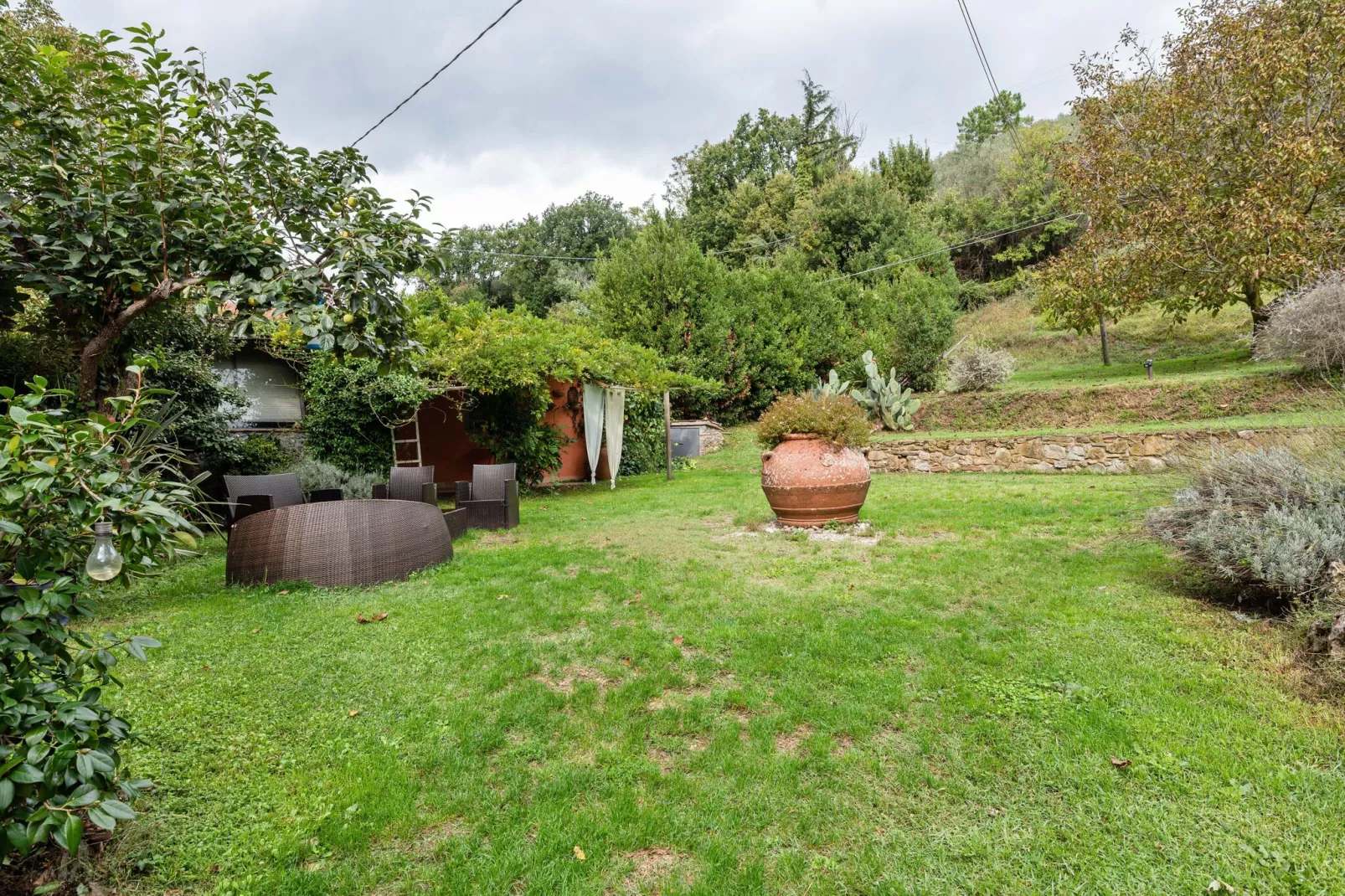 Villa Di Bugno-Gardens summer