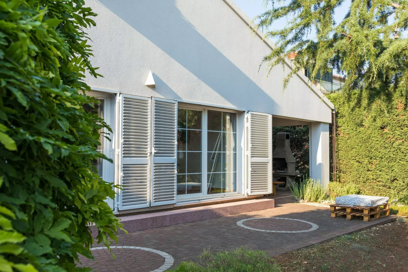 Villa Vicencin-Exterior summer