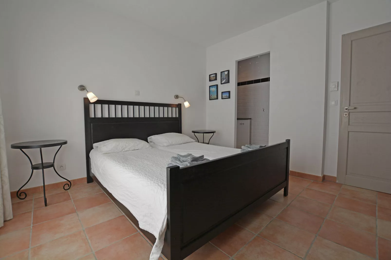Escales-Bedroom