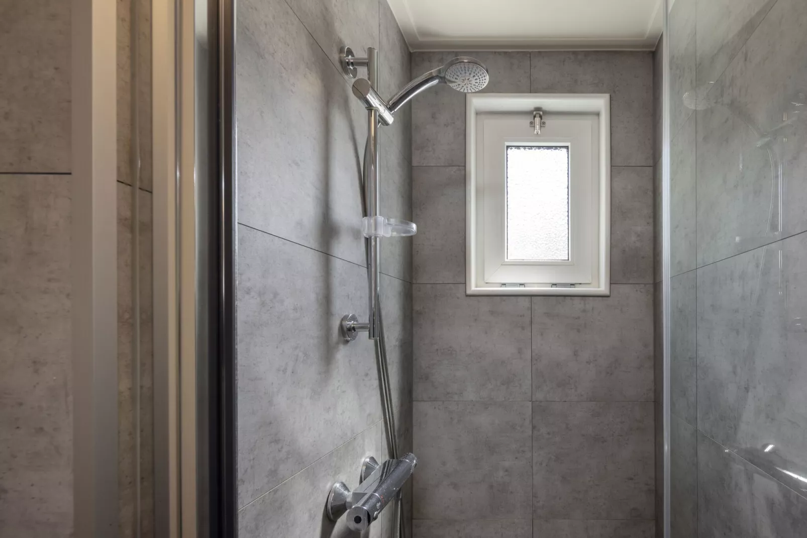 Park De Peel 2-Bathroom