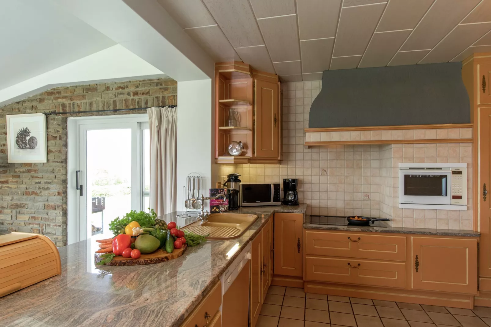 Le Paradis et Espace-Kitchen