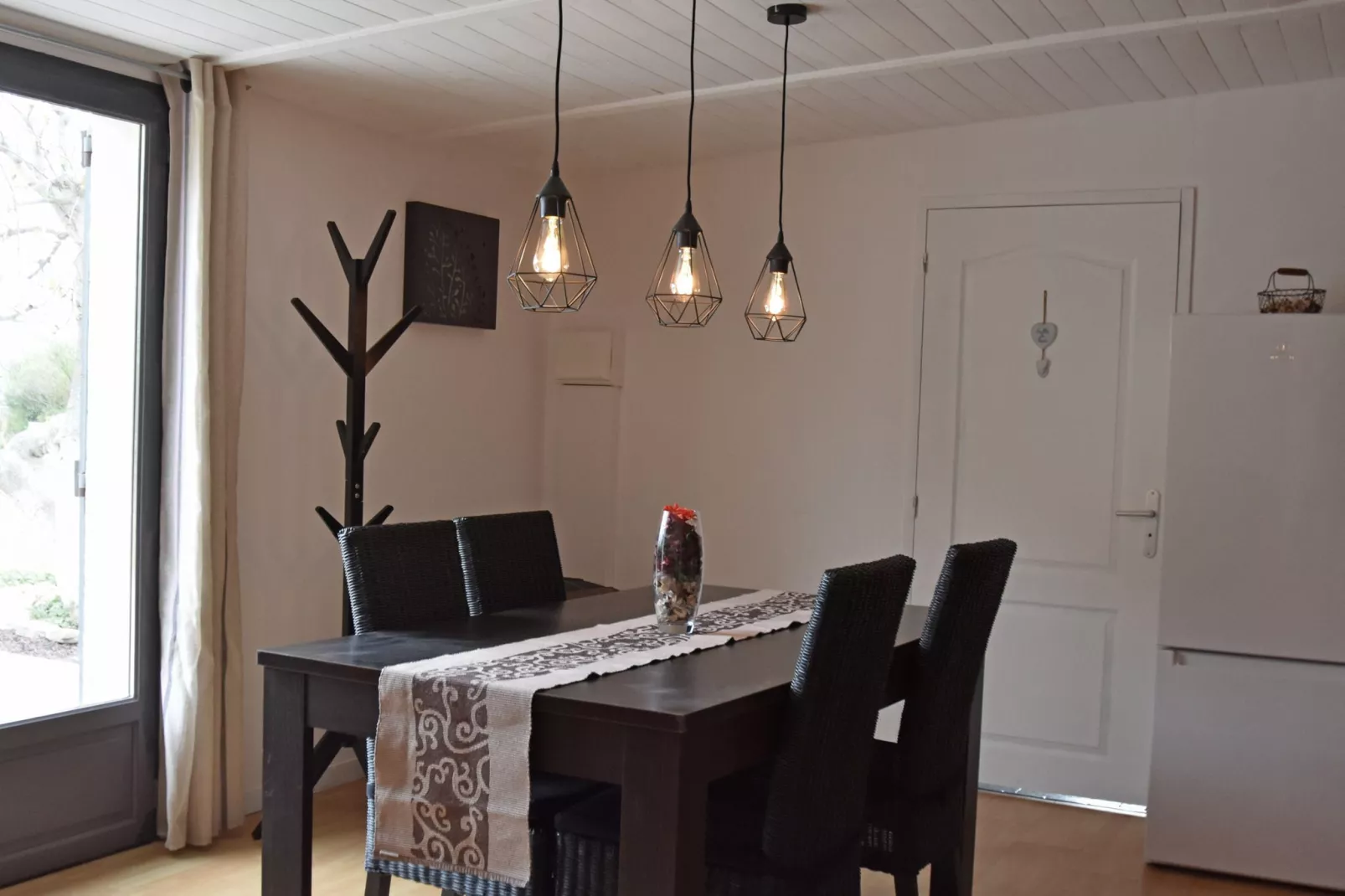 Villa Lézignan-Dining room