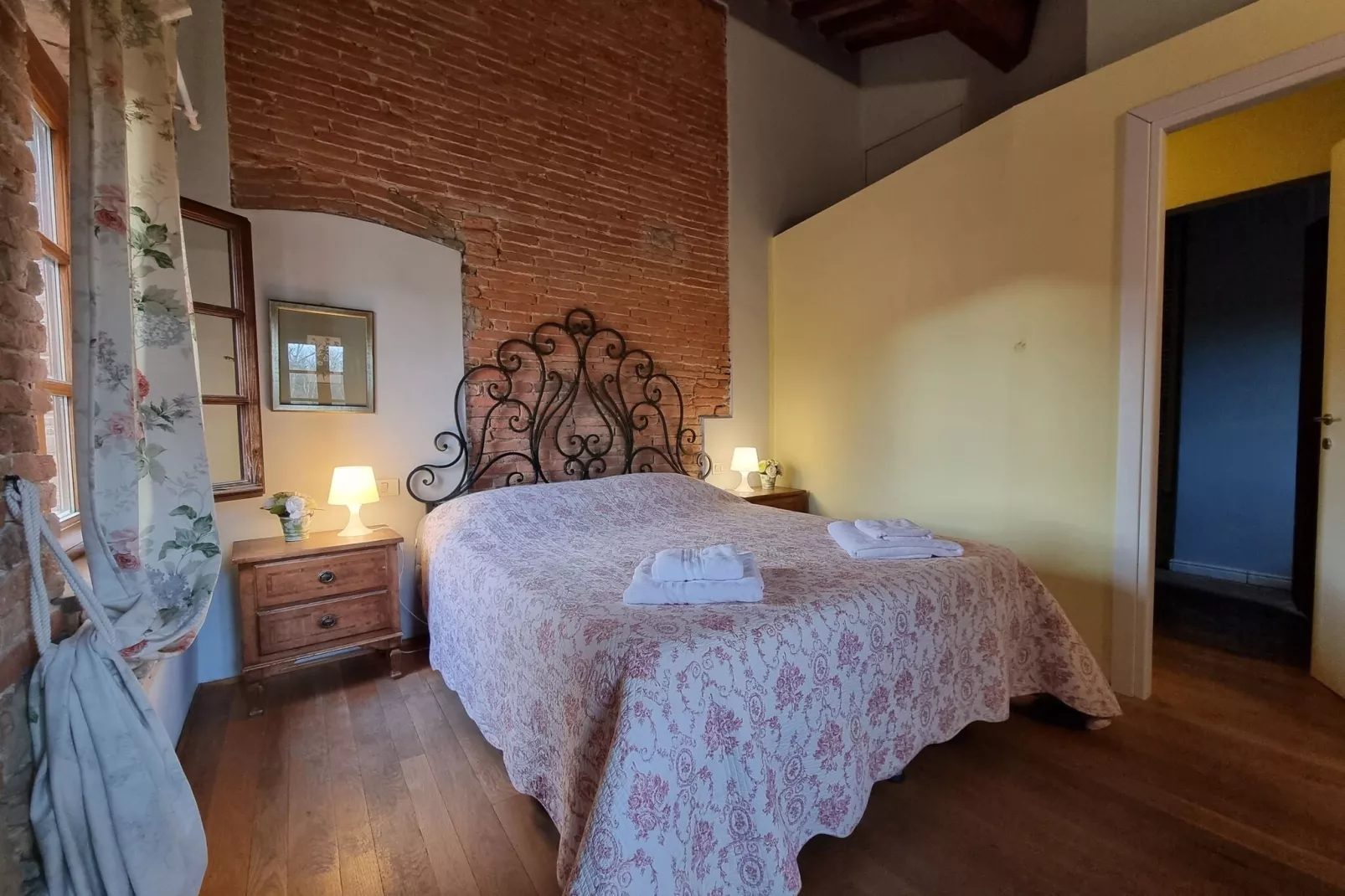 La Traviata-Bedroom
