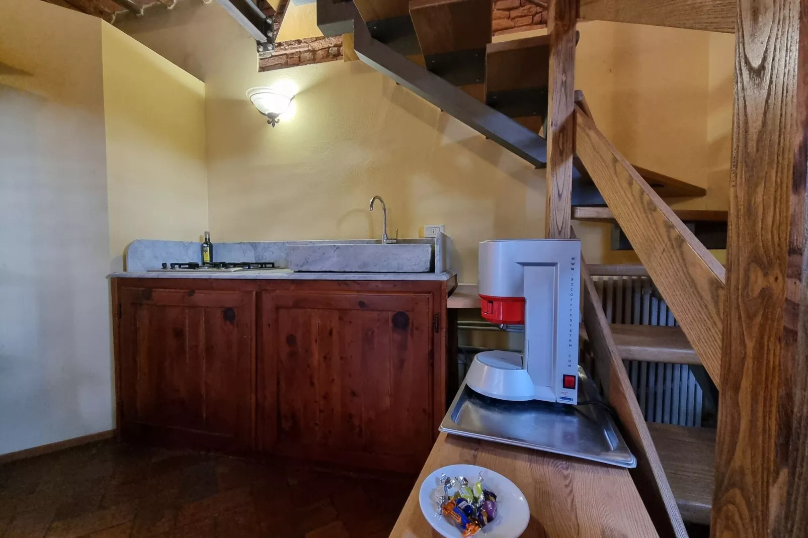 La Traviata-Kitchen