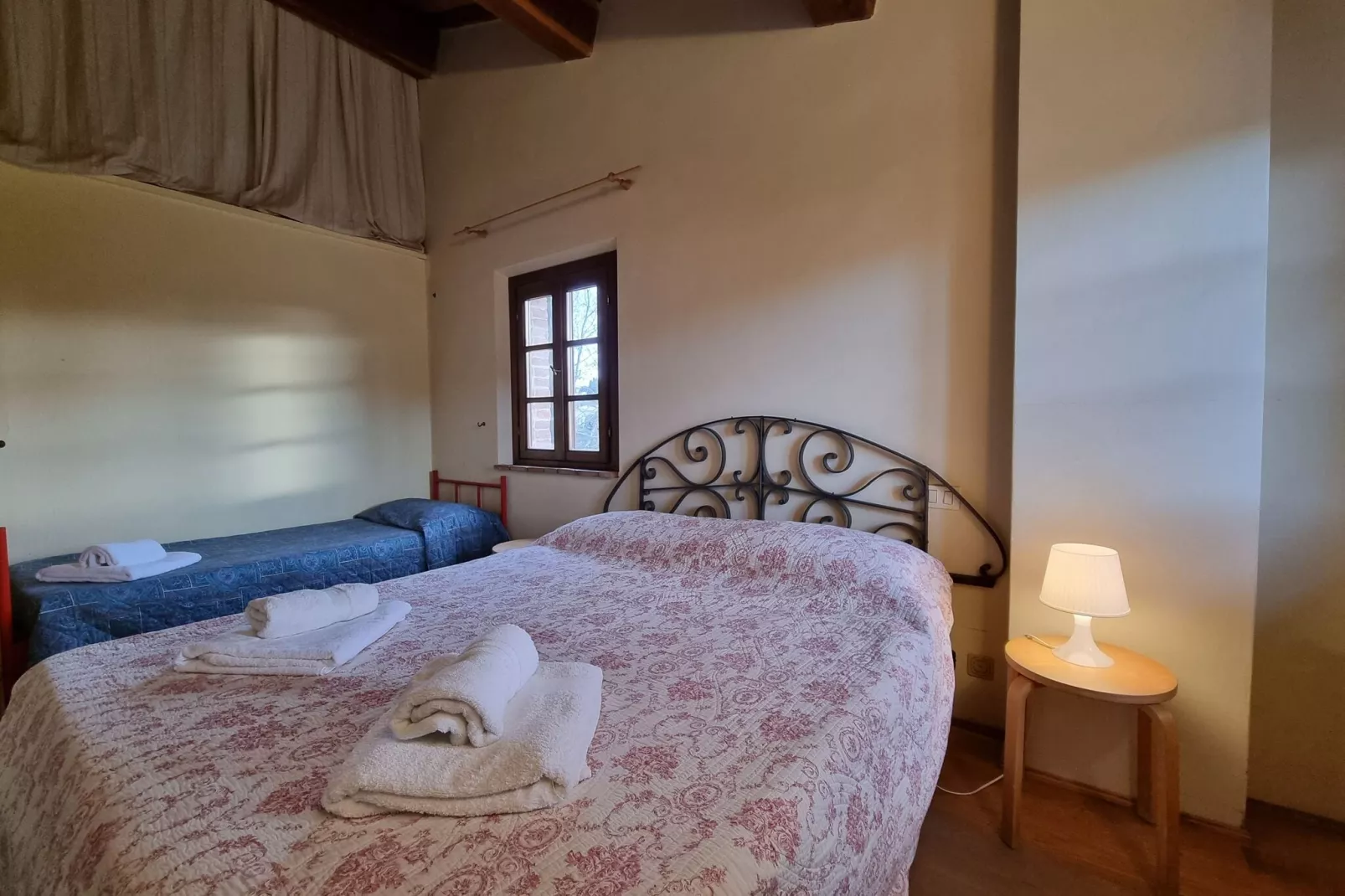 La Traviata-Bedroom