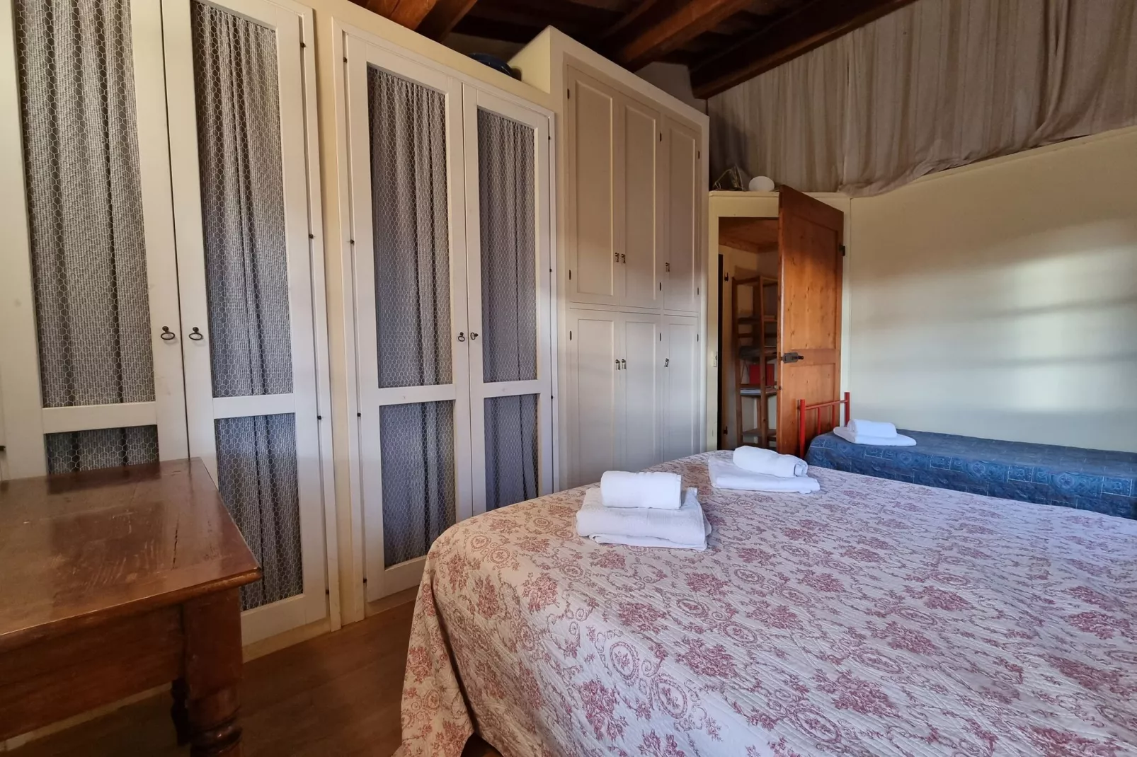 La Traviata-Bedroom