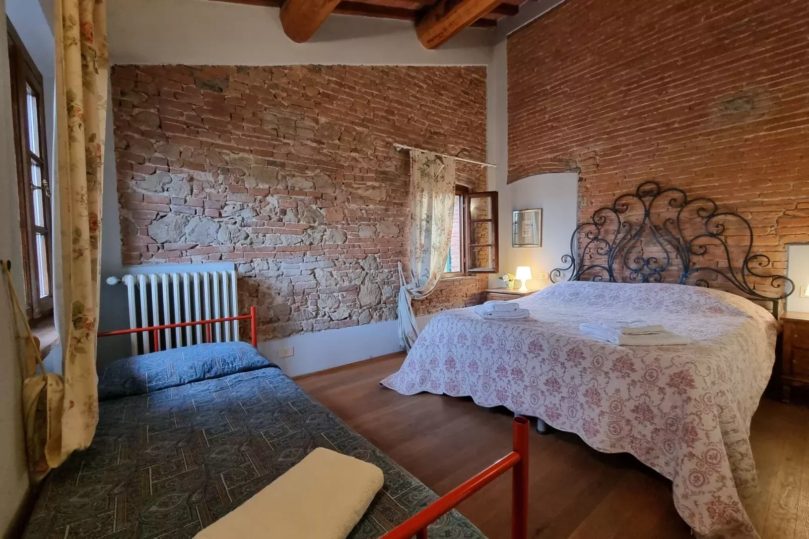 La Traviata-Bedroom