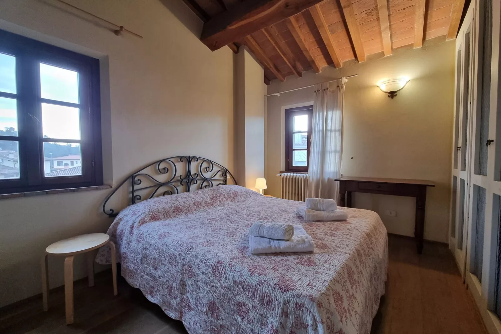 La Traviata-Bedroom