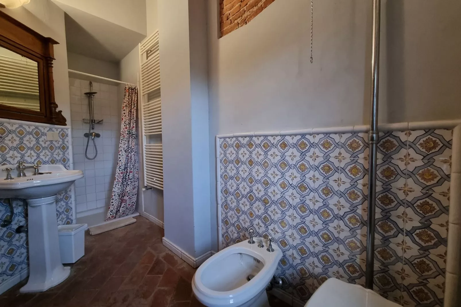 La Traviata-Bathroom