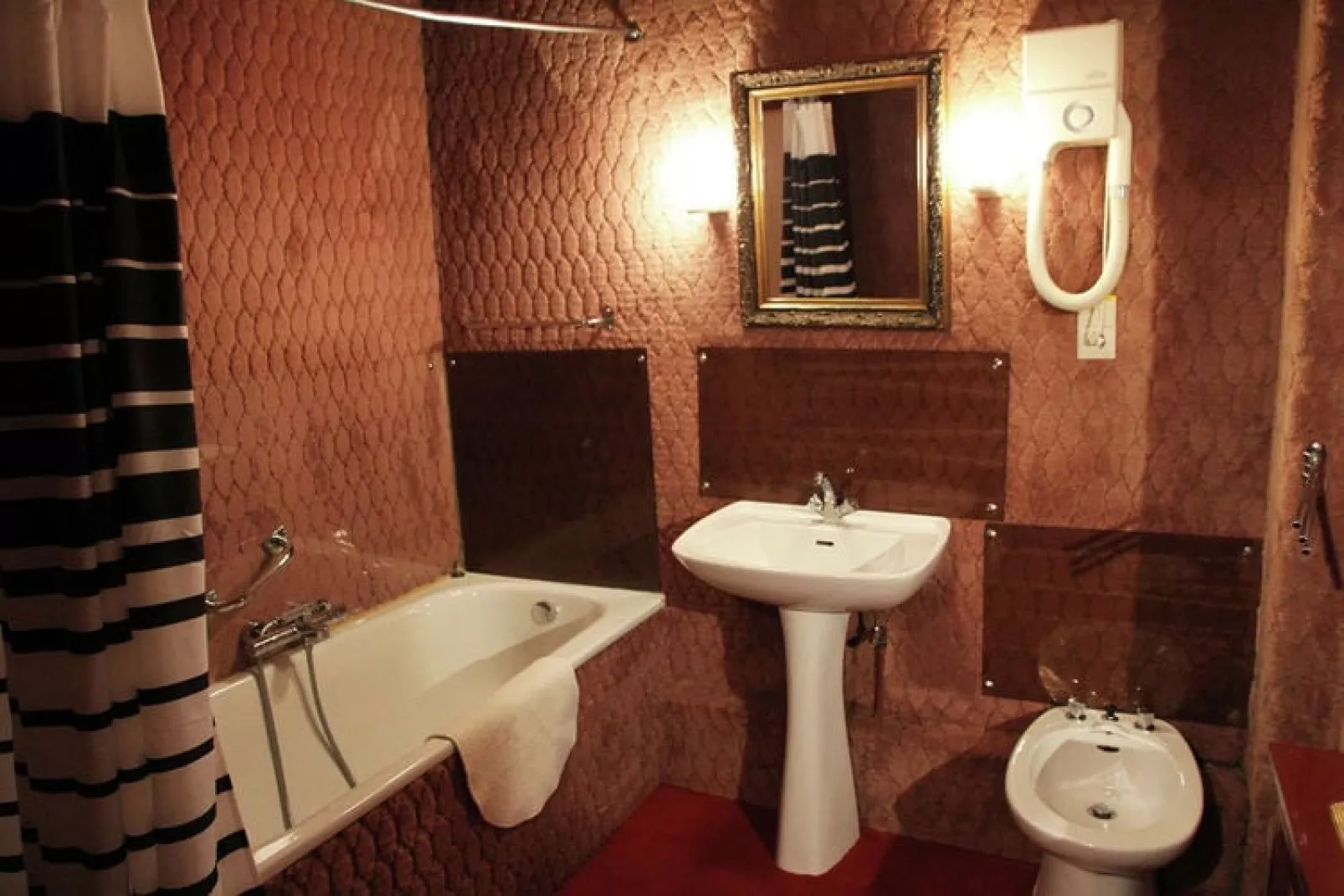 Ardenne Vintage-Bathroom