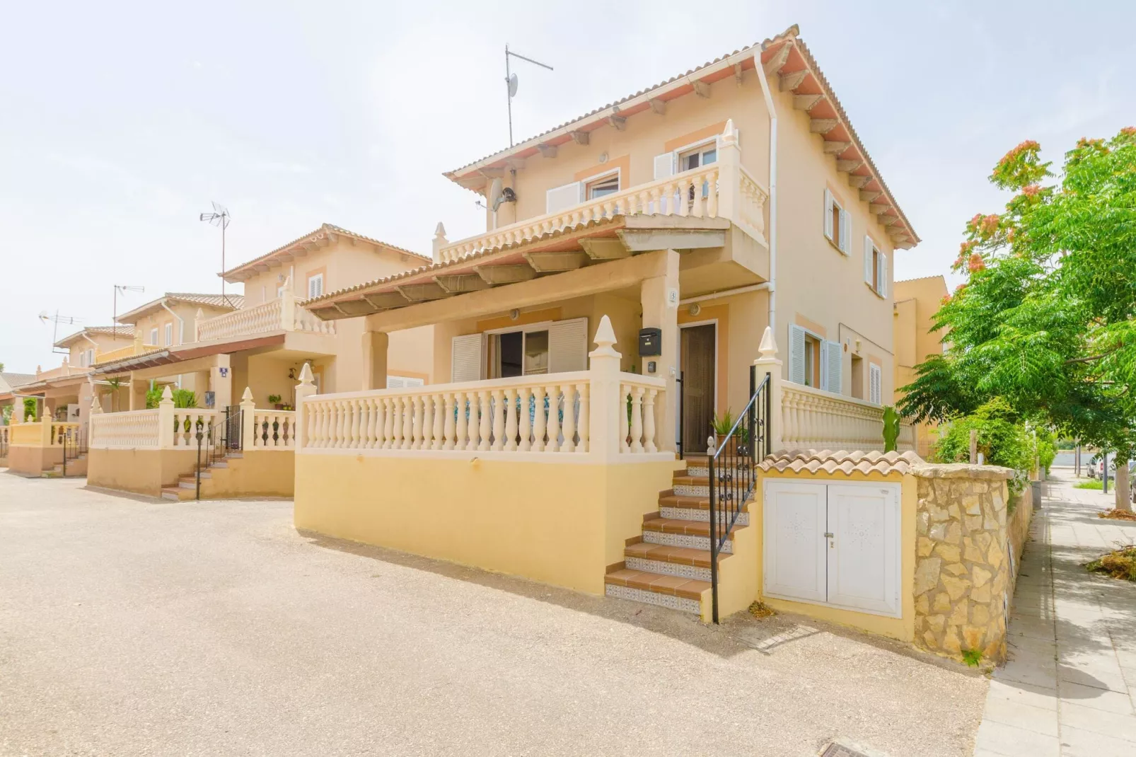 Aritja, 5-Exterior summer