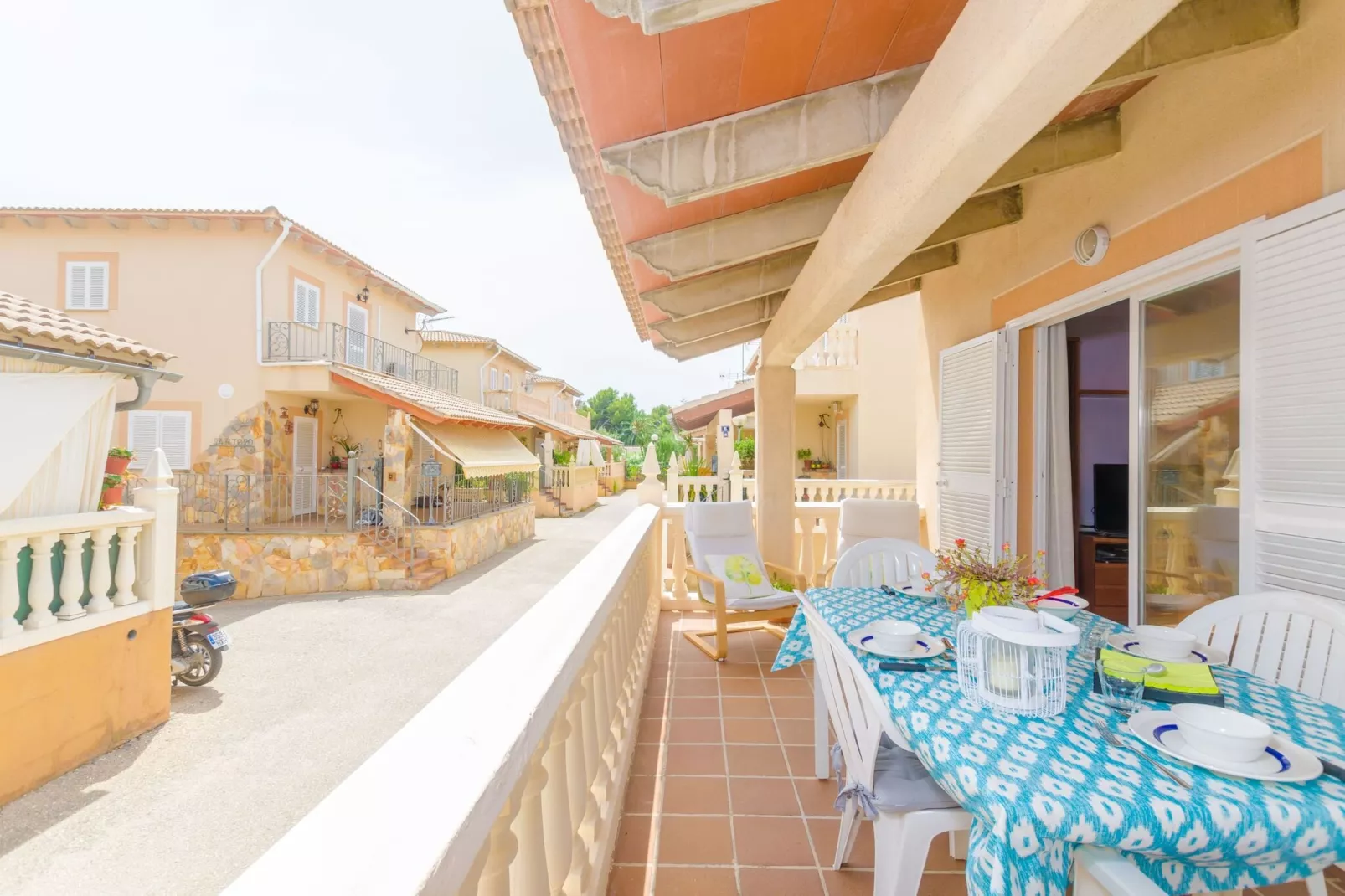 Aritja, 5-Exterior summer