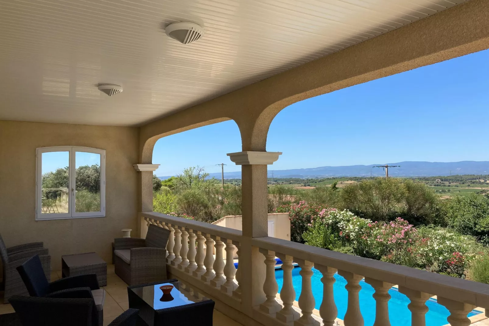 Chateau Henry-Terrassenbalkon