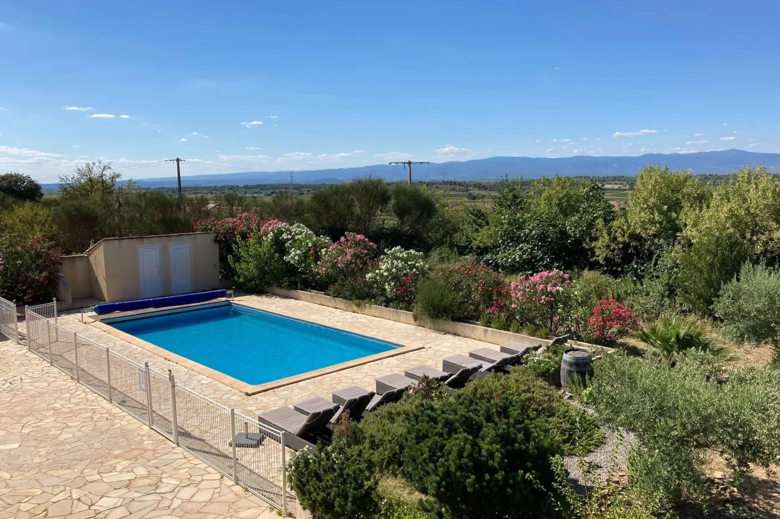 Chateau Henry-Schwimmbad