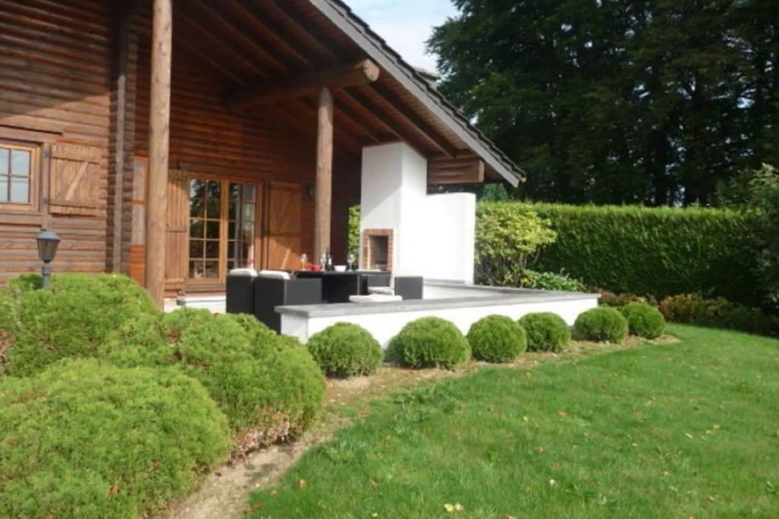 Lodge des Fagnes-Gardens summer