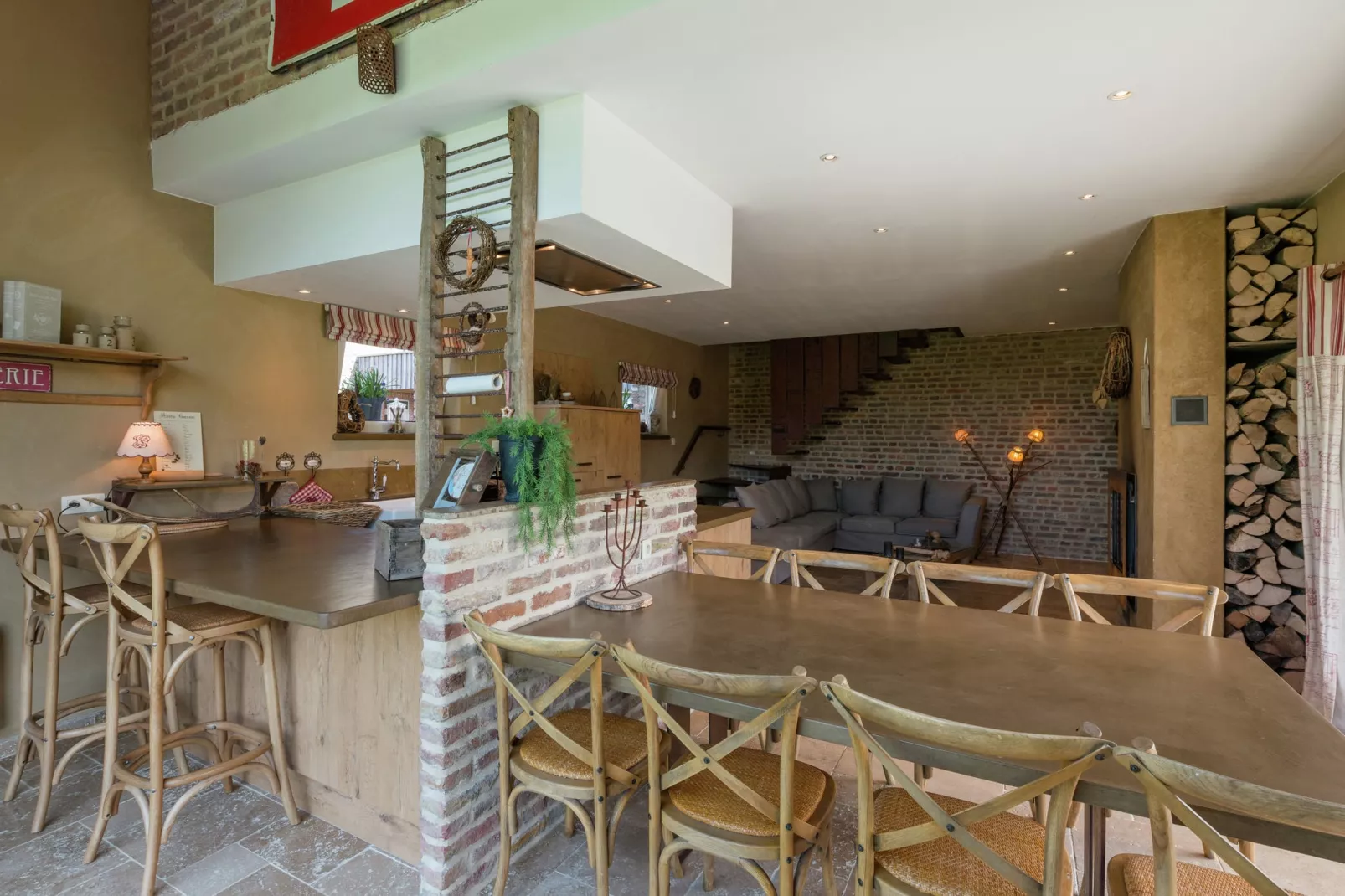 Le Refuge de Césyl-Dining room