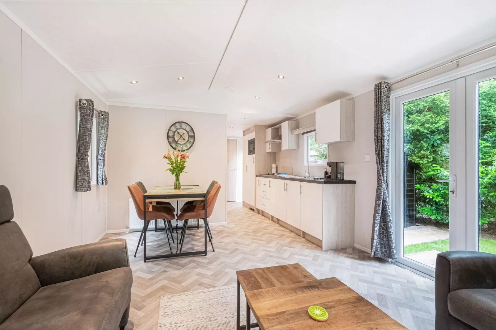 Chalet in Vledder-Dining room