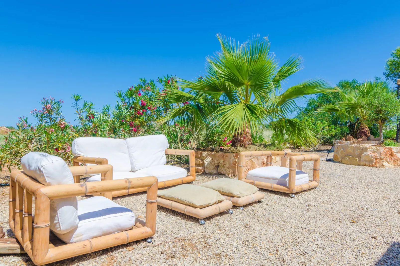 Banc Doli-Exterior summer