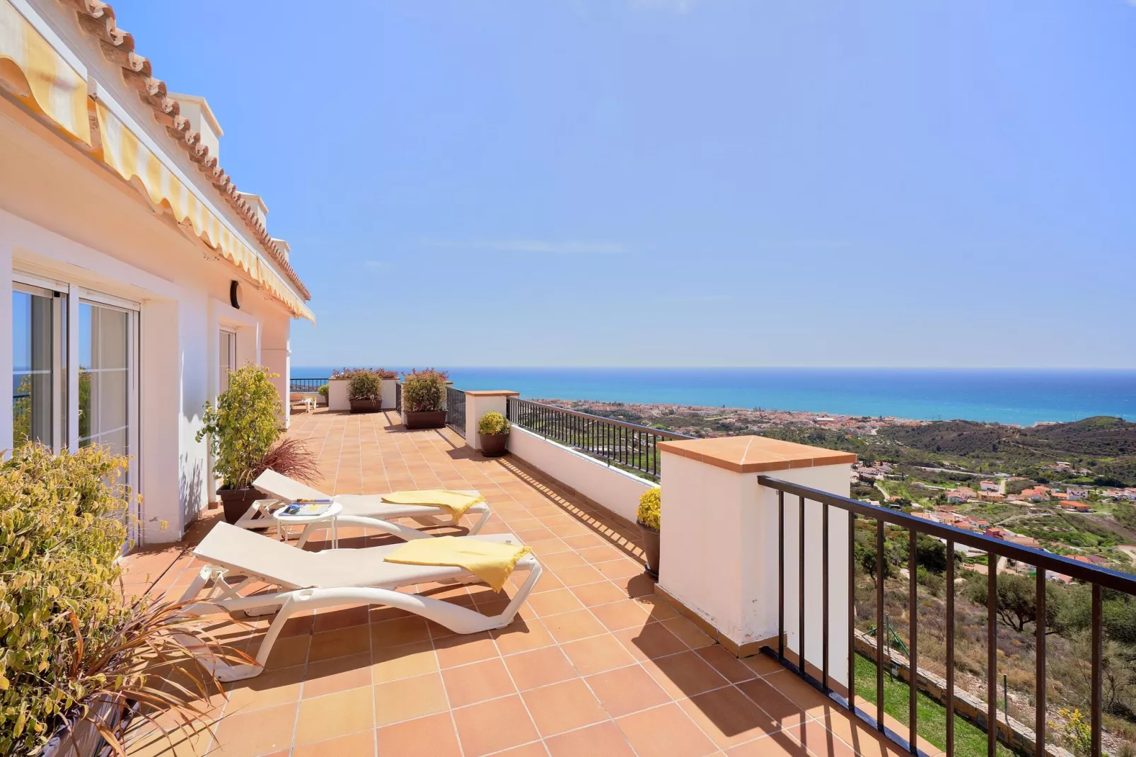 La Zanaida III-View summer