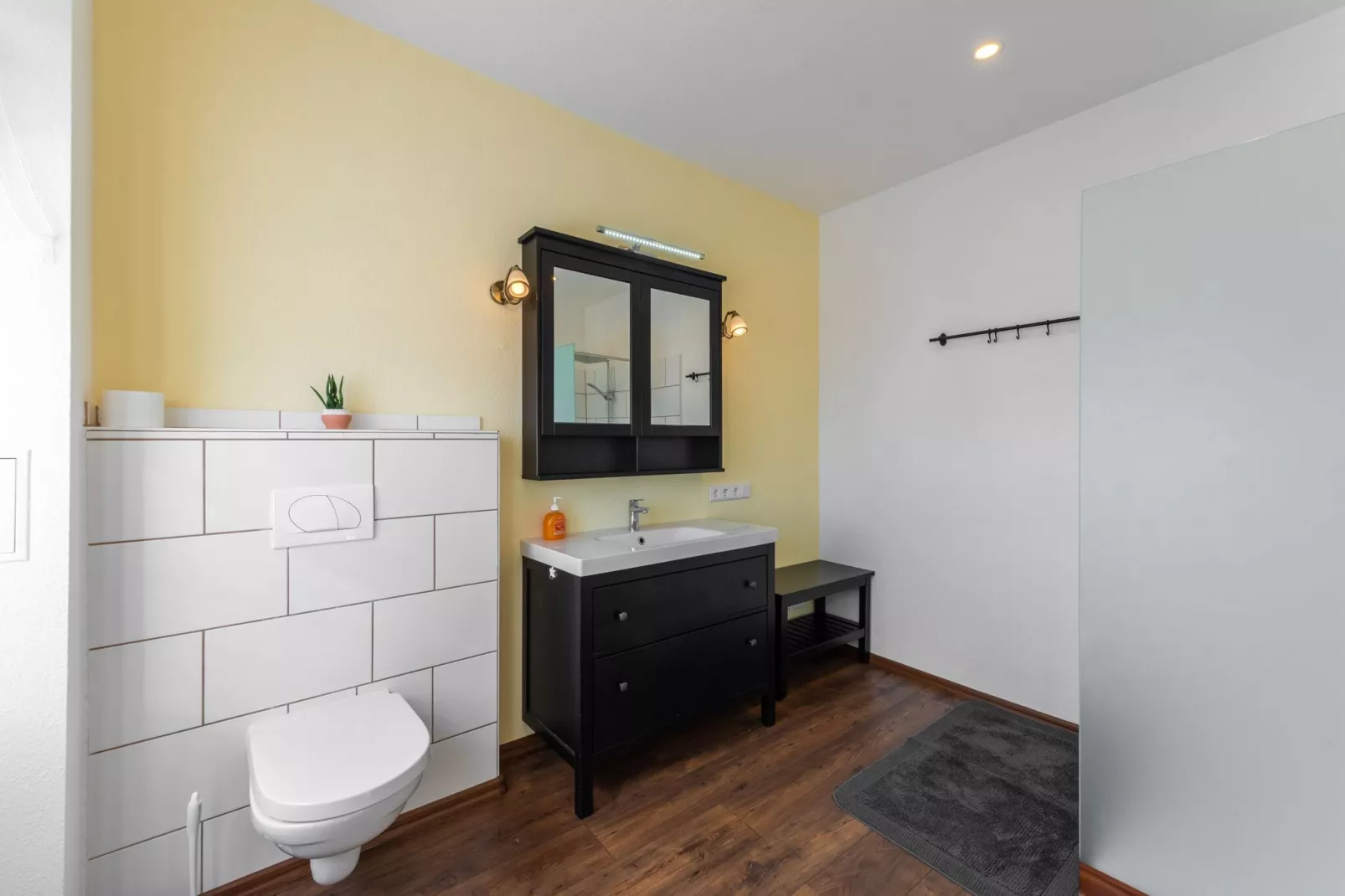 Ferienwohnung zum alten Konsum-Badezimmer