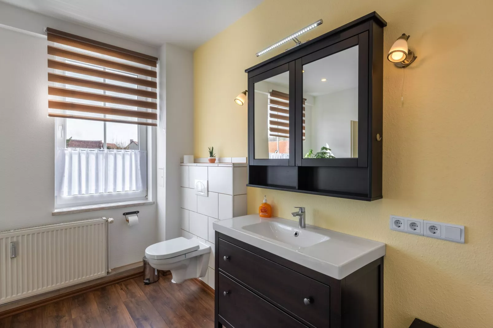 Ferienwohnung zum alten Konsum-Badezimmer