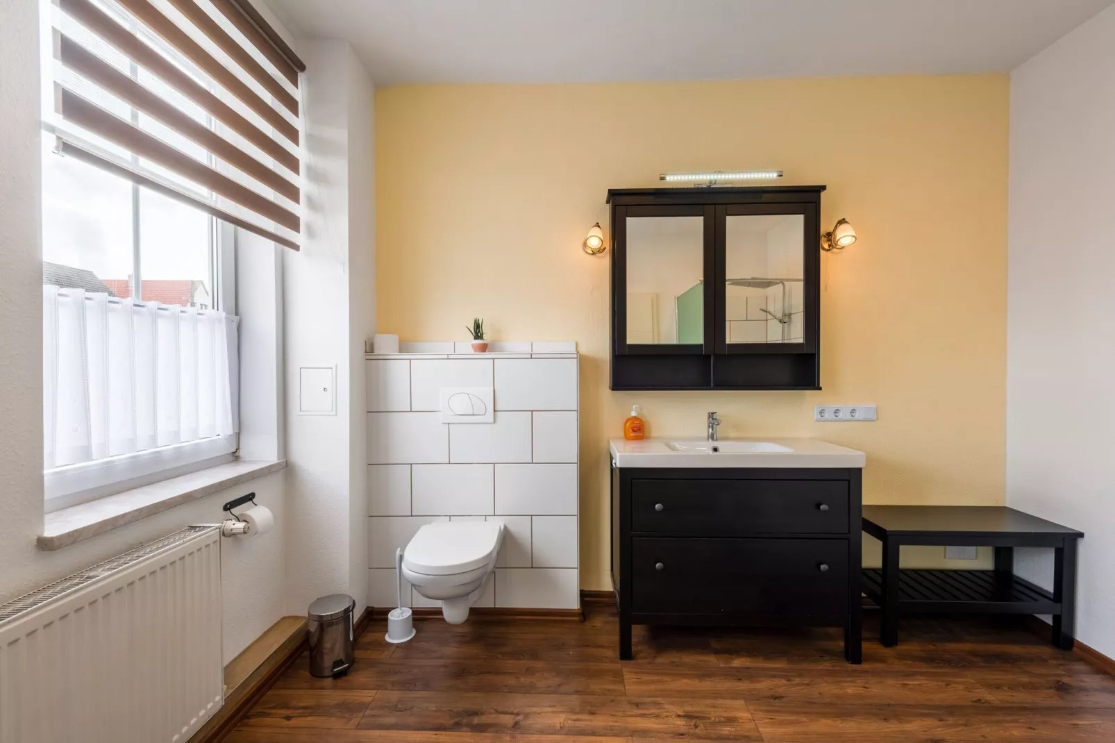 Ferienwohnung zum alten Konsum-Badezimmer