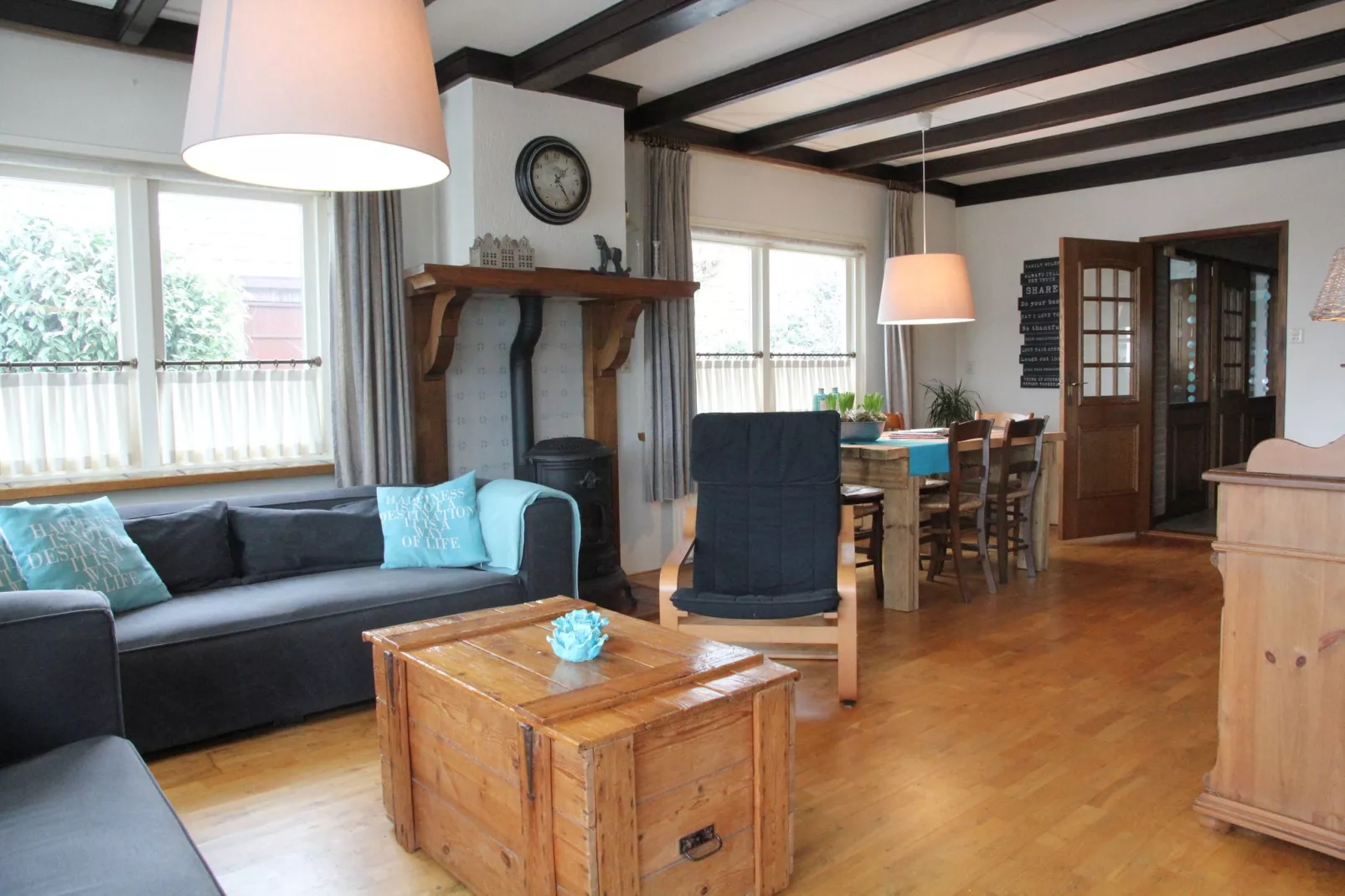 Little White Cottage-Wohnzimmer