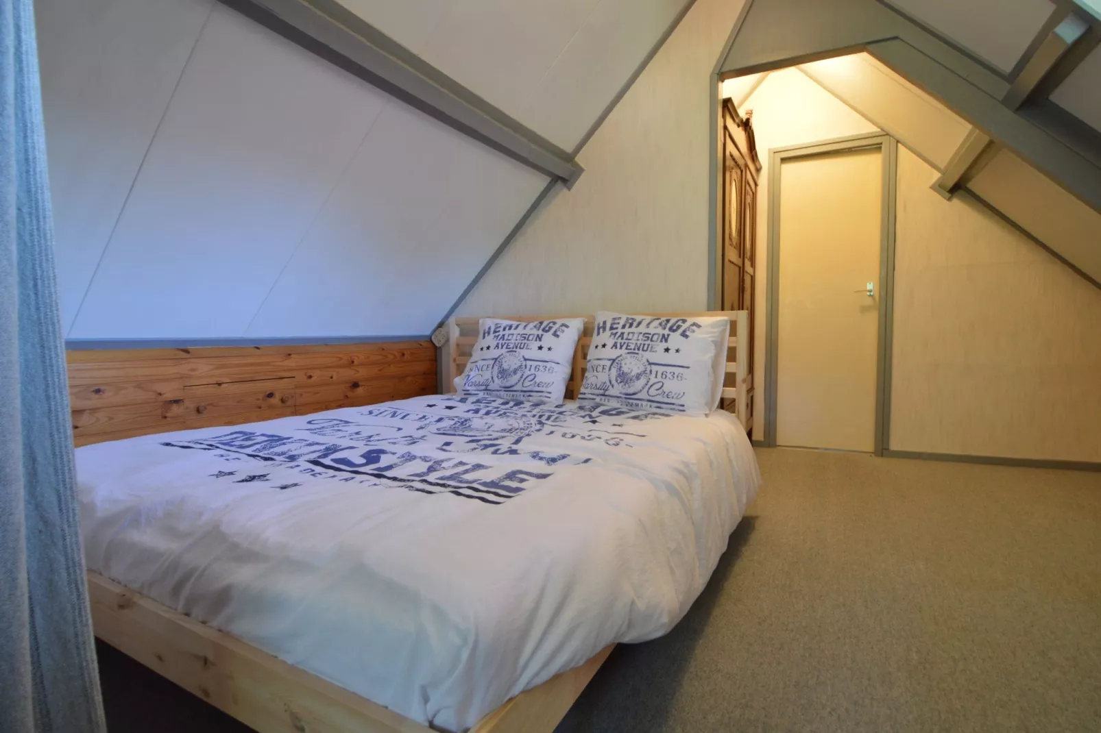 Little White Cottage-Schlafzimmer