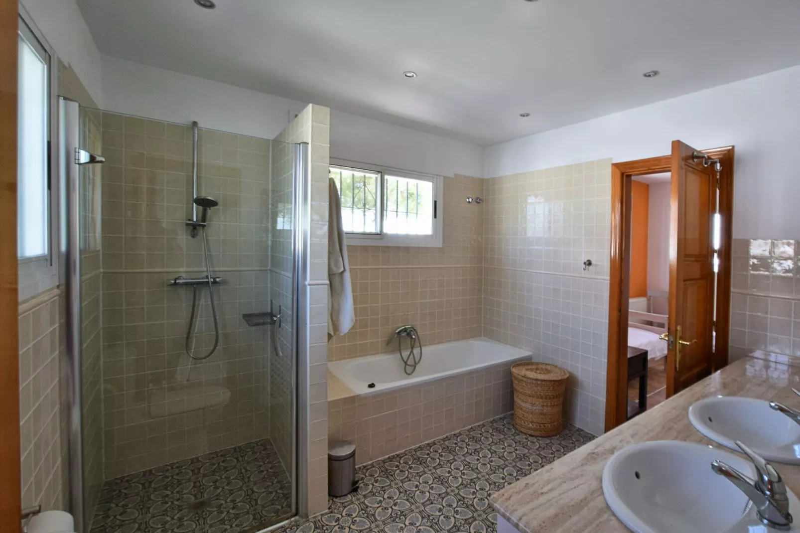 Casa Iris-Bathroom