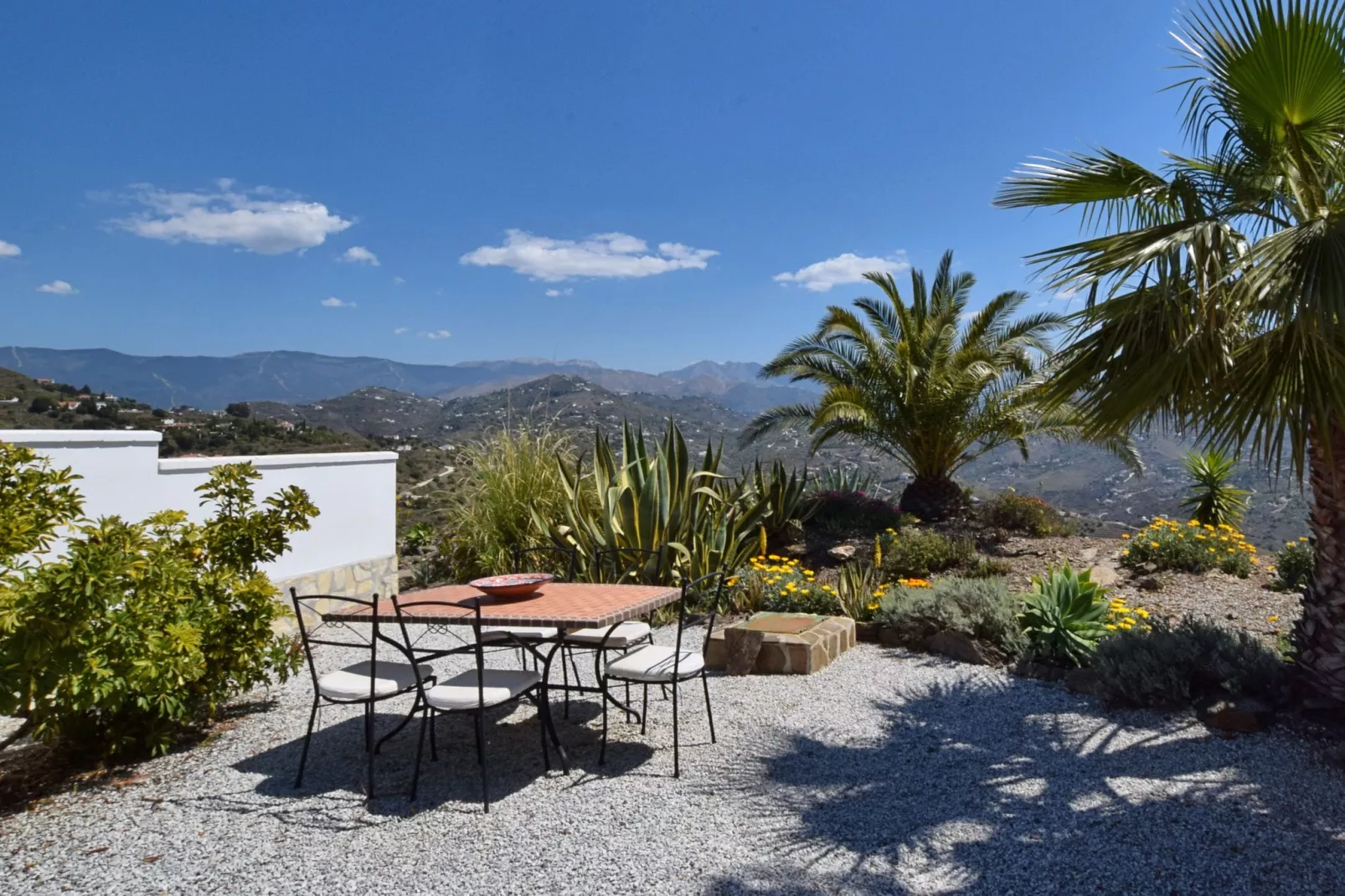 Casa Iris-Gardens summer