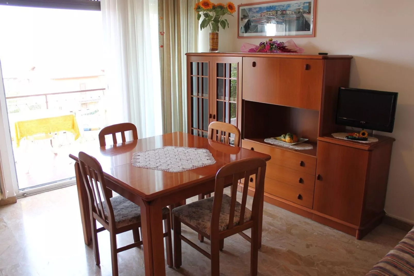 Sauda Cinque-Dining room