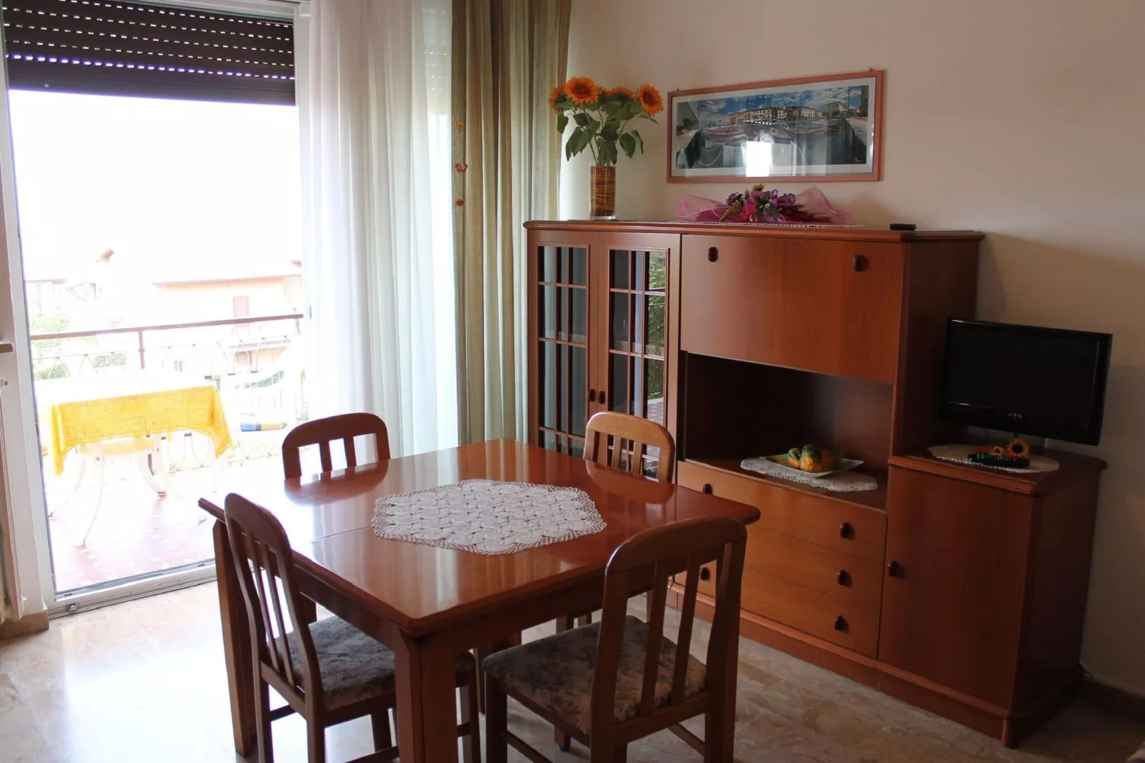 Sauda Cinque-Dining room
